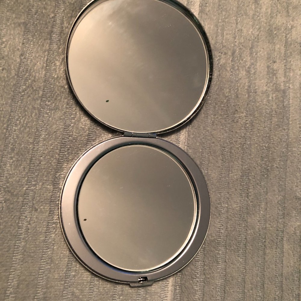 Butterfly Compact Mirror - Picture 4 of 4